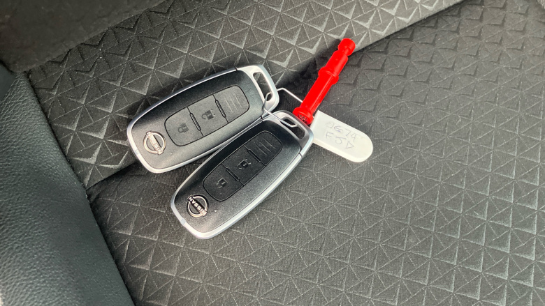 Nissan Juke 1.0 DiG-T N-Connecta 5dr Petrol Hatchback